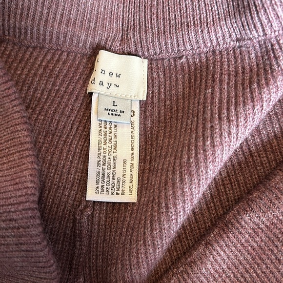 Sweater Pants - Picture 2 of 4